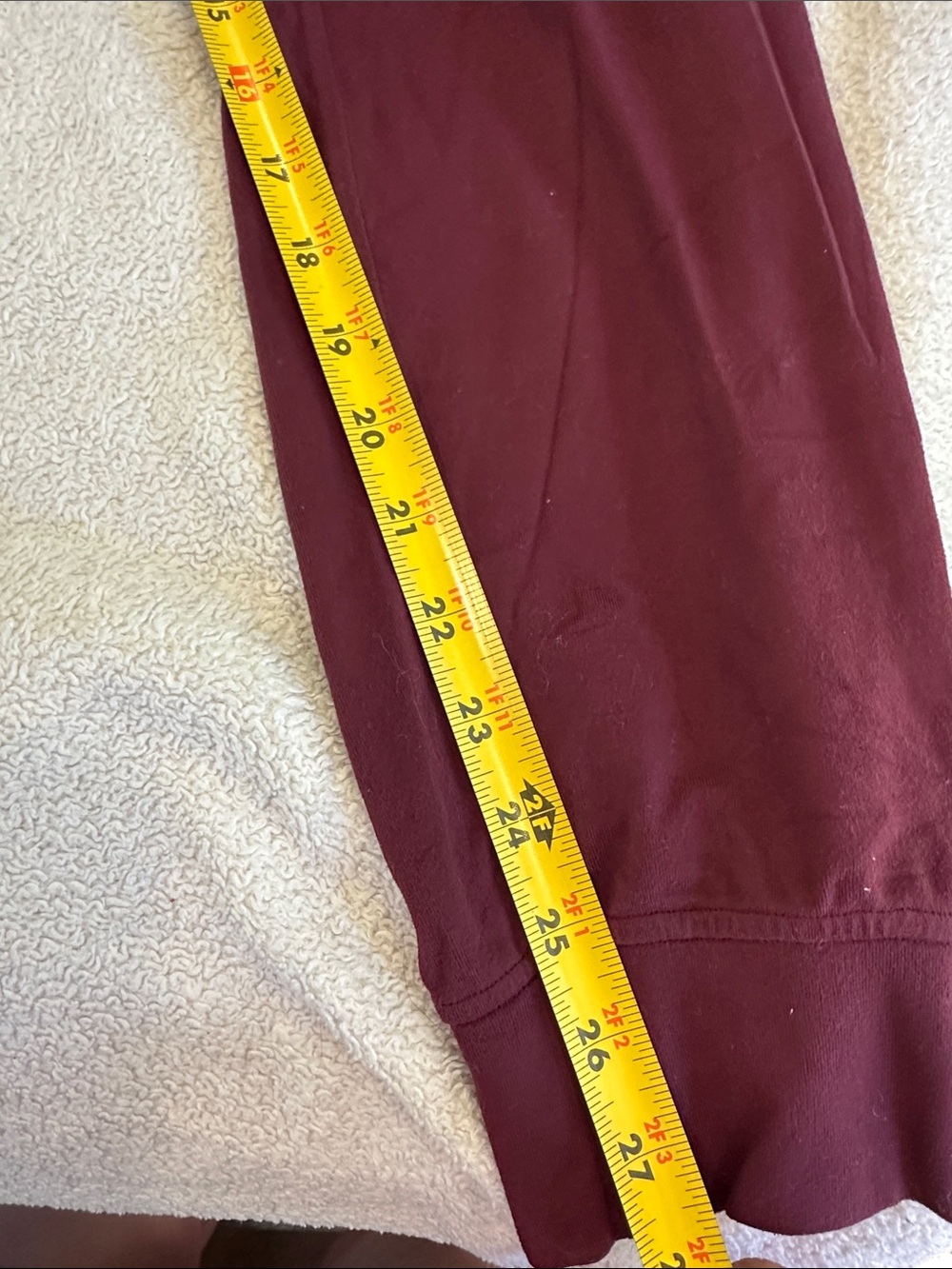 Lululemon dark red  Jogger Sweatpants  size 4  read below 👇🏻 - Picture 10 of 10